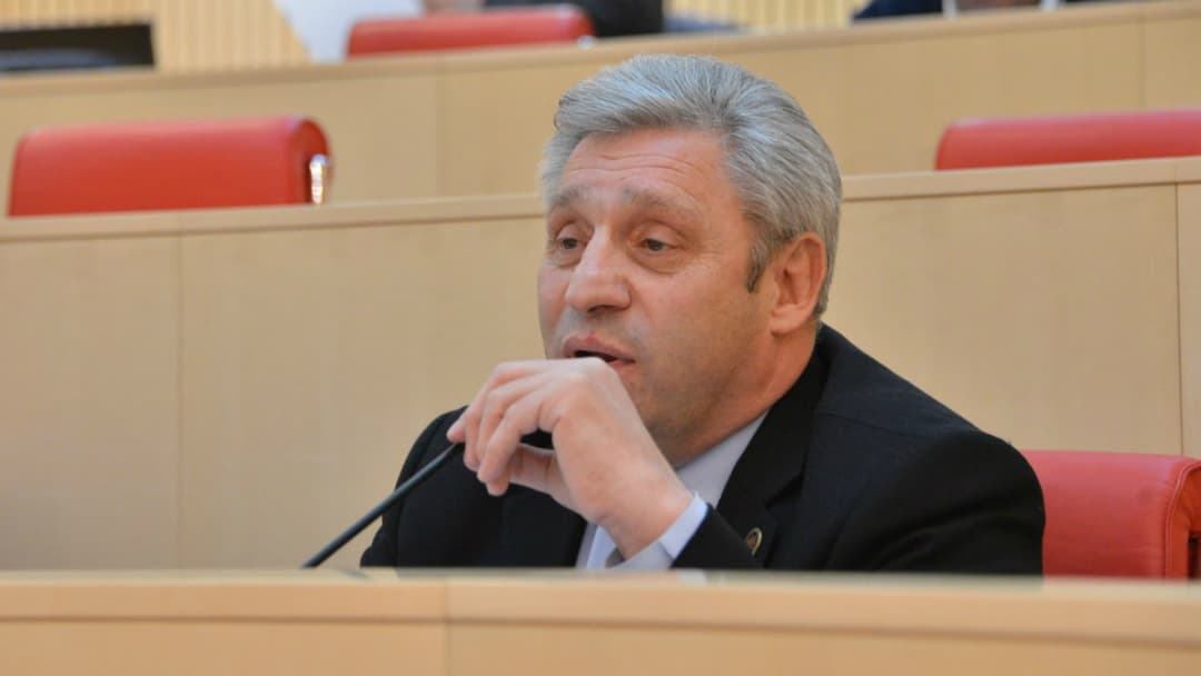 შოთა ხაბარელი – ჩვენო შვილებო, ახლა მაინც ხვდებით, რამხელა სიცრუე და ბოროტება მოგახვიეს თავს სხვა ქვეყნების აგენტებმა?