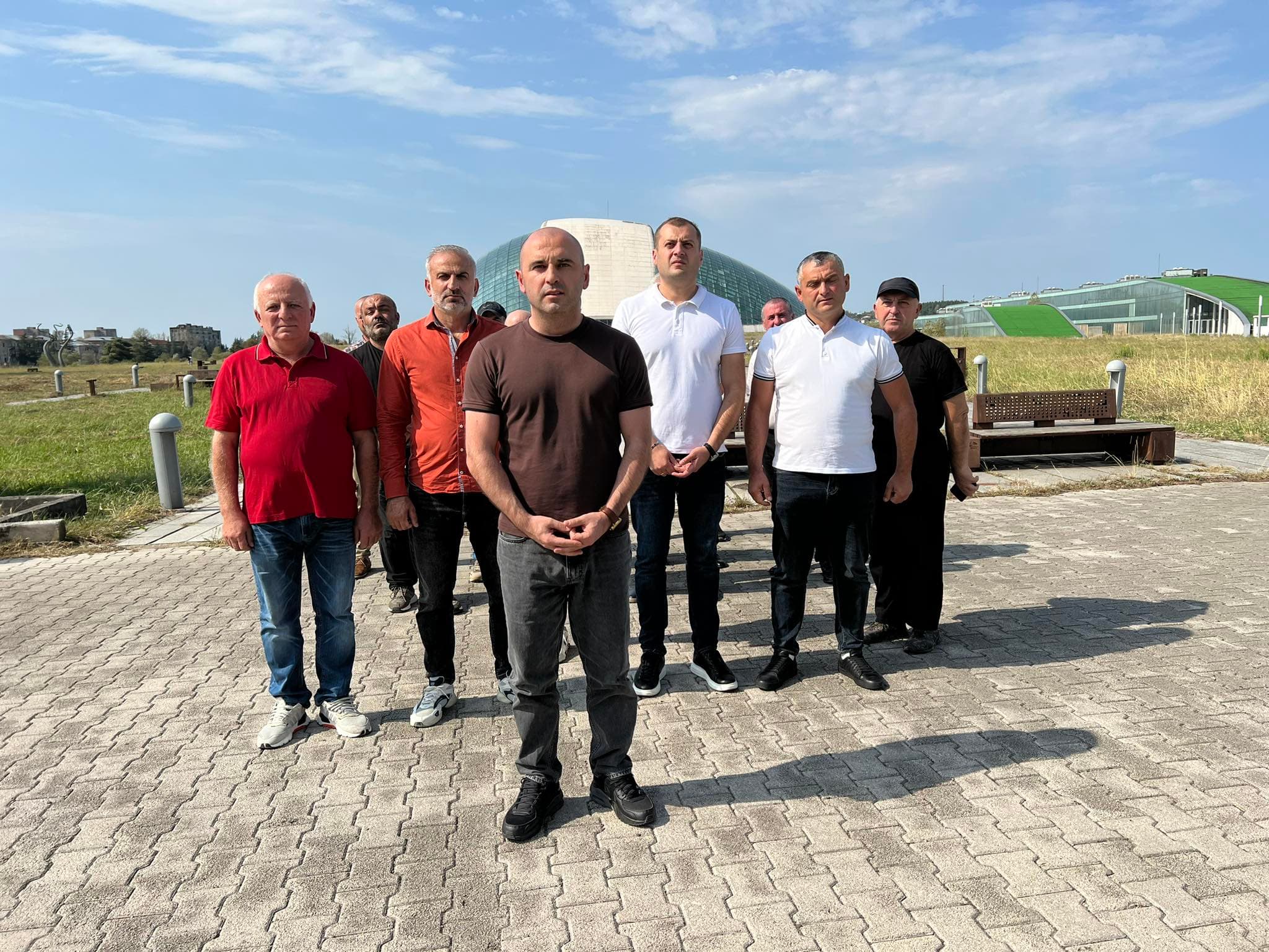 Frontnews image description