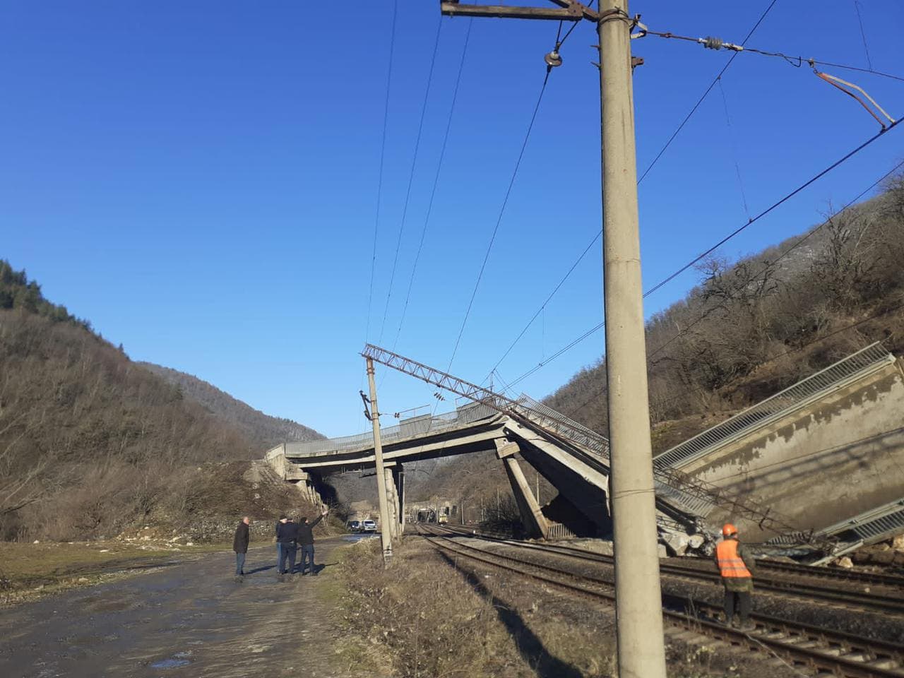 Frontnews image description