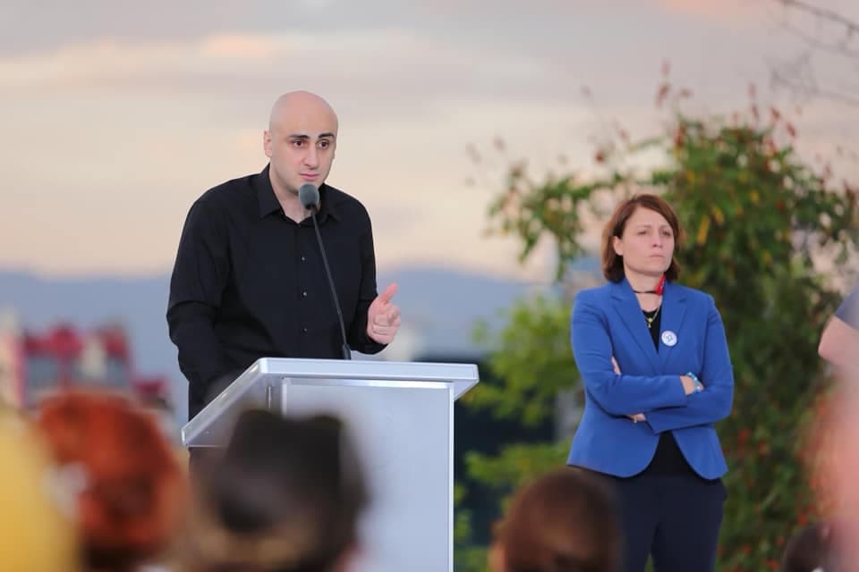 Frontnews image description