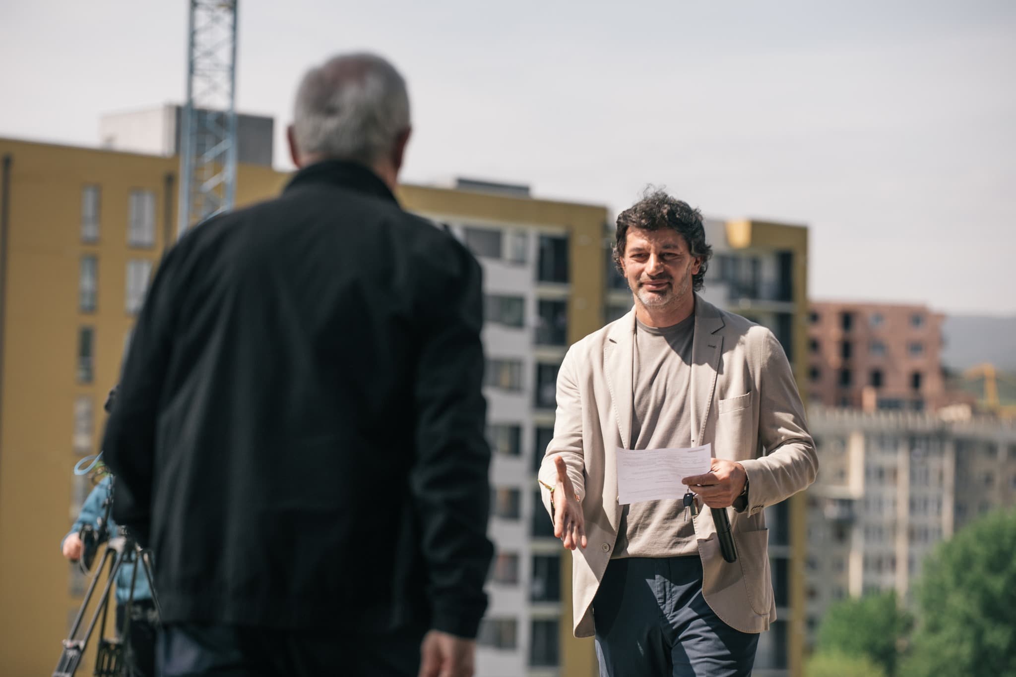 Frontnews image description