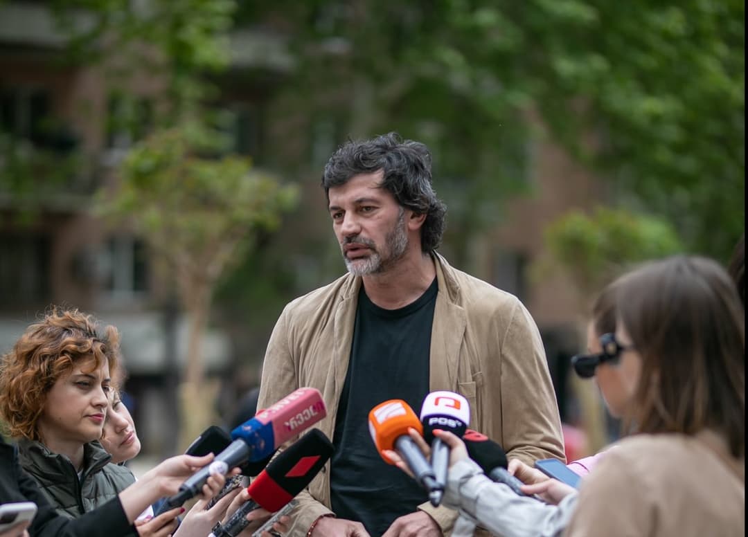 კახა კალაძე – როგორ ფიქრობთ, ვსხედვართ და იმას ვუყურებთ, კონკრეტული პროექტის უკან ვინ დგას და ამის მიხედვით გავცემთ ნებართვებს?