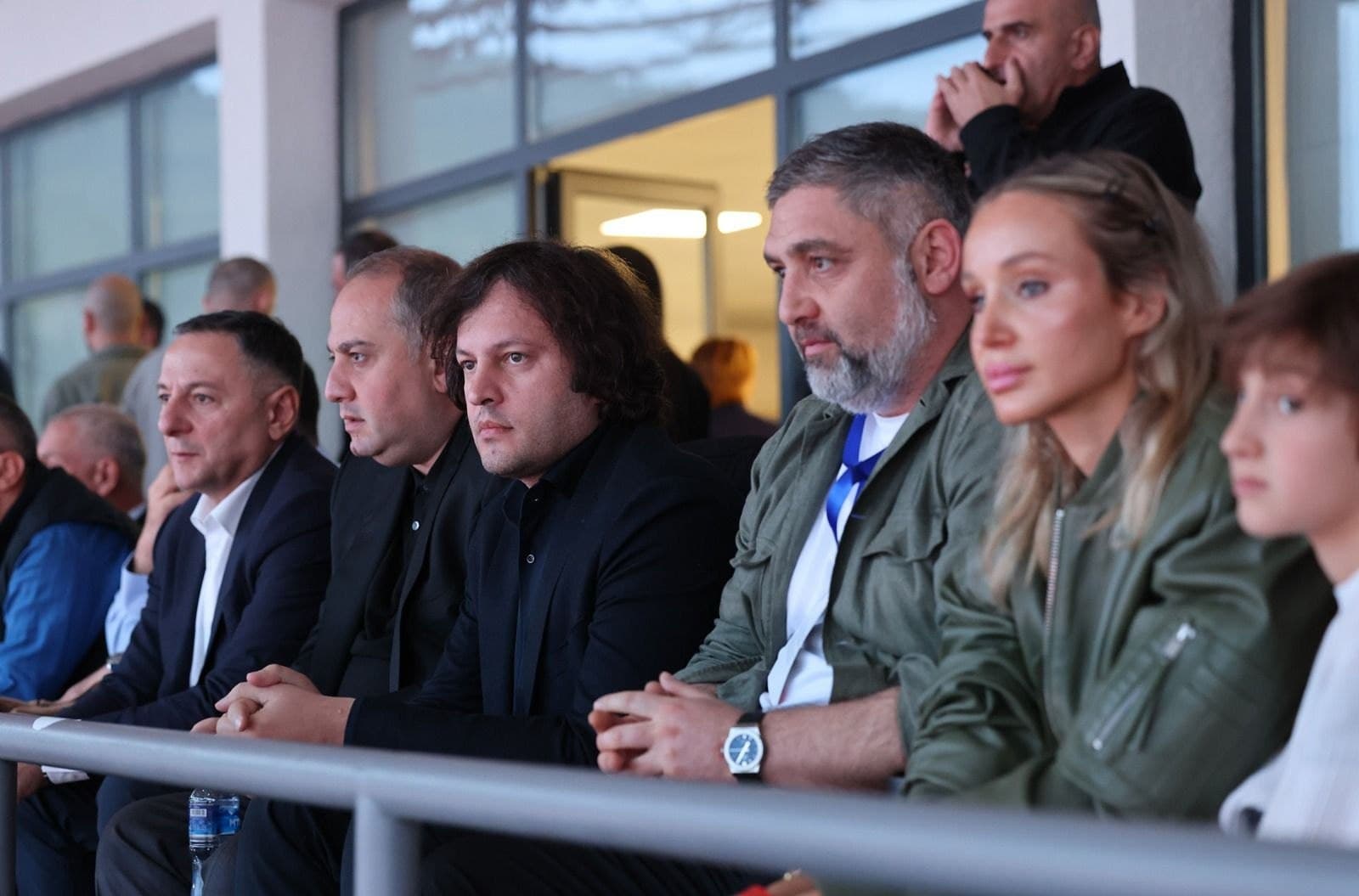 Frontnews image description