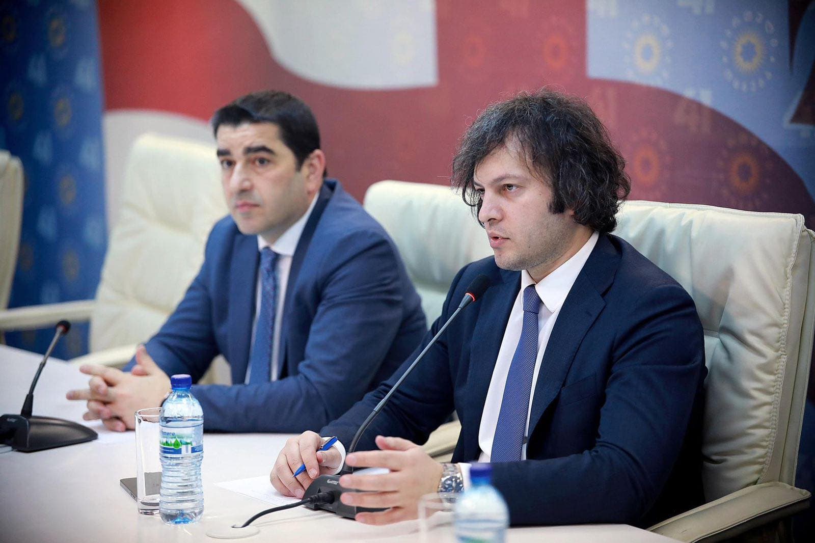 Frontnews image description