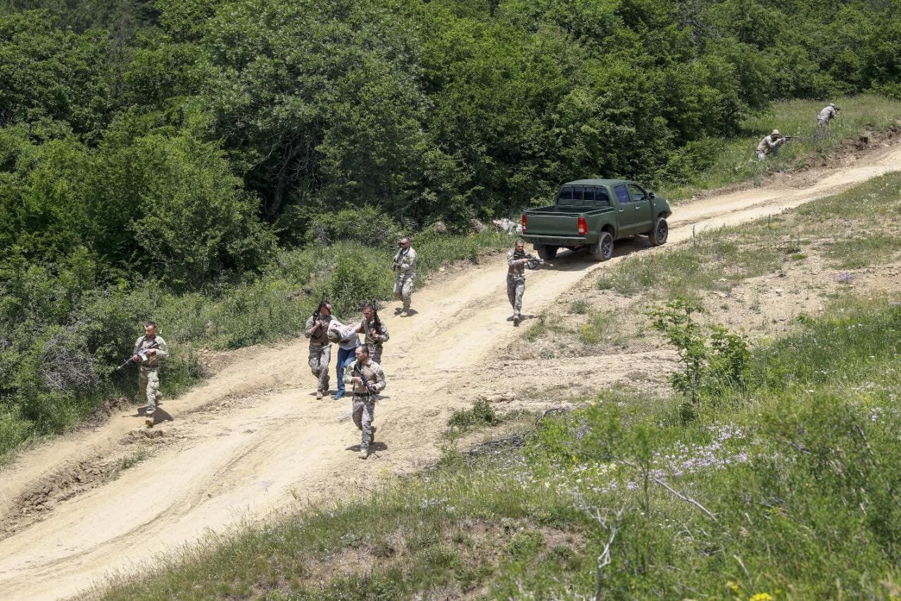 Frontnews image description