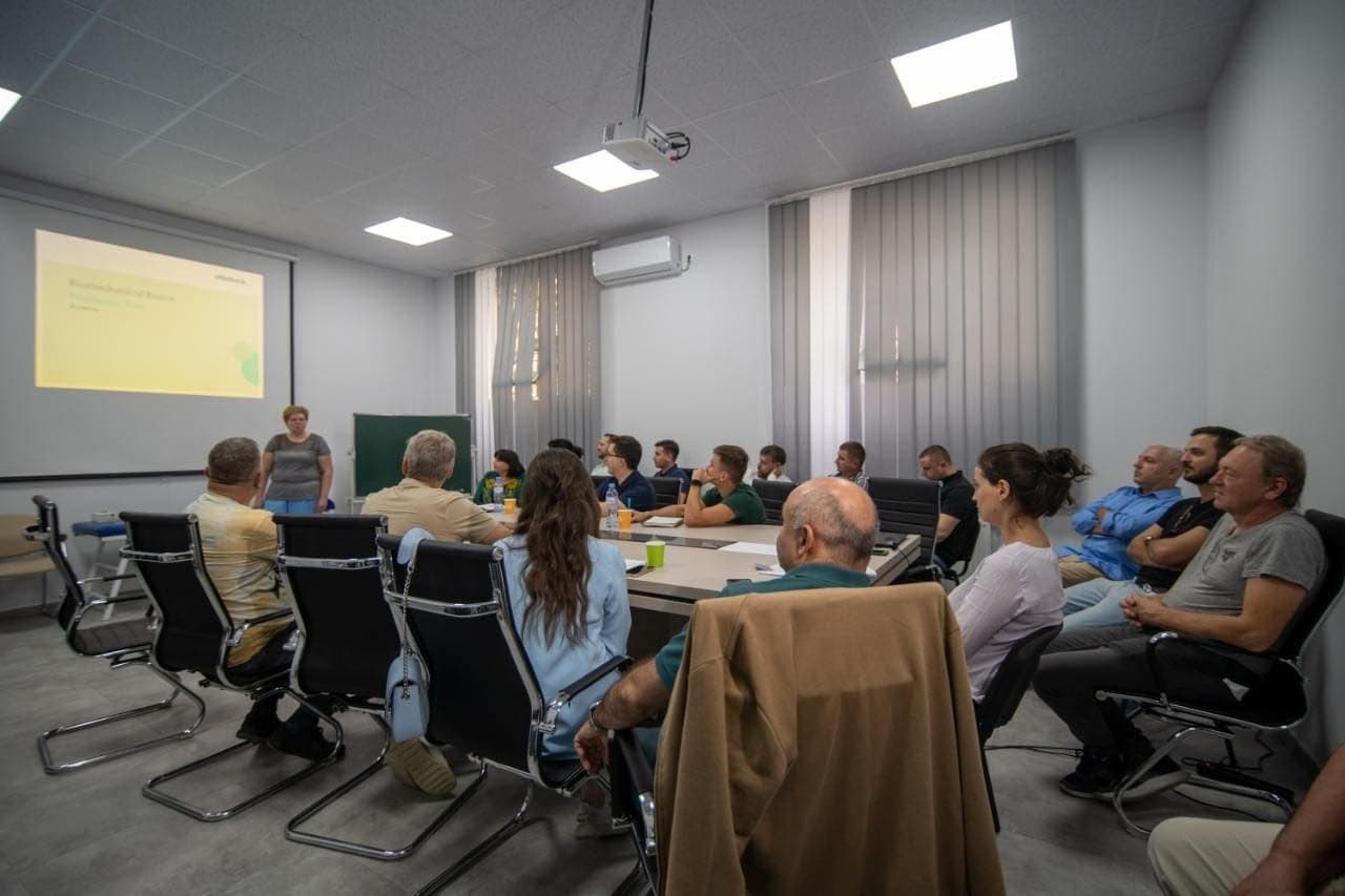 Frontnews image description