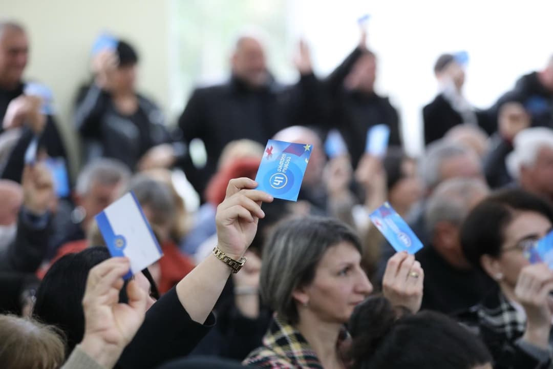 “ქართული ოცნების” კონფერენციებზე ლანჩხუთის, ოზურგეთისა და ჩოხატაურის ადგილობრივი ორგანიზაციების თავმჯდომარეები და ბიუროს წევრები აირჩიეს