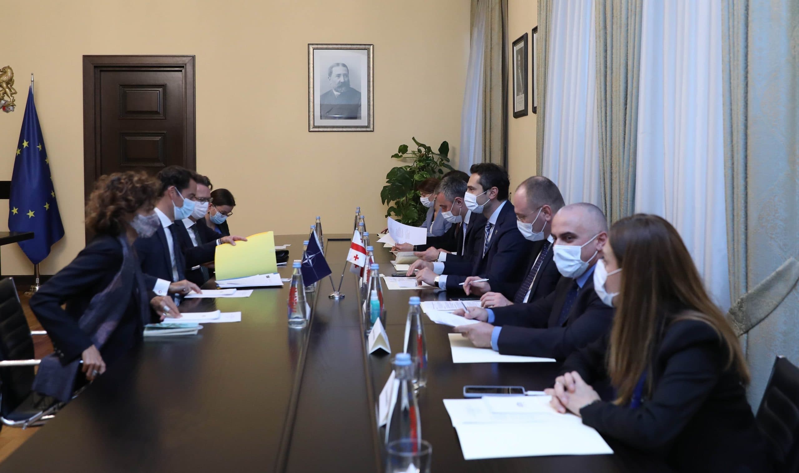 Frontnews image description