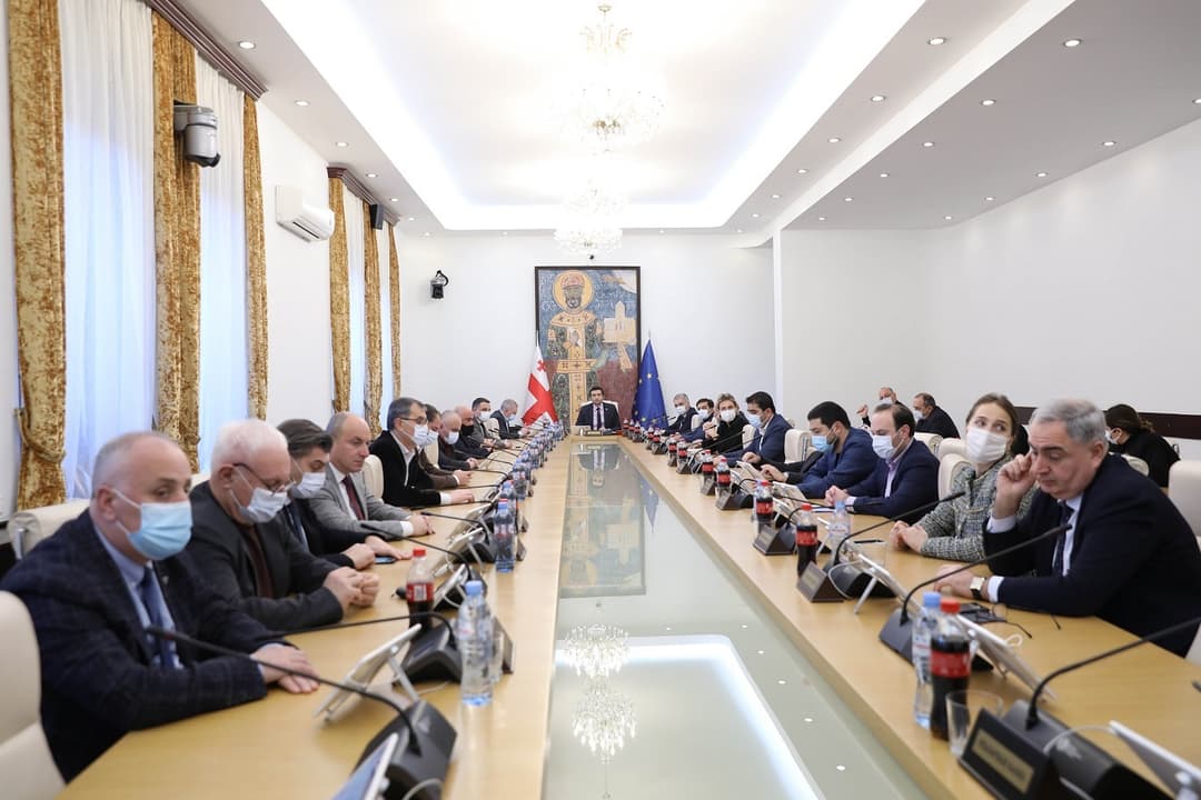 საშემოდგომო სესიის ბოლო კვირაში პარლამენტი ორ მინისტრს მოუსმენს