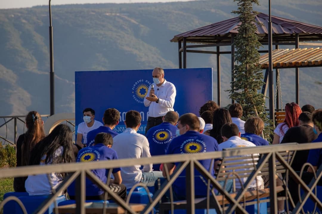 კახა ლაბუჩიძე პარტიის ახალგაზრდული ორგანიზაციის წევრებს შეხვდა