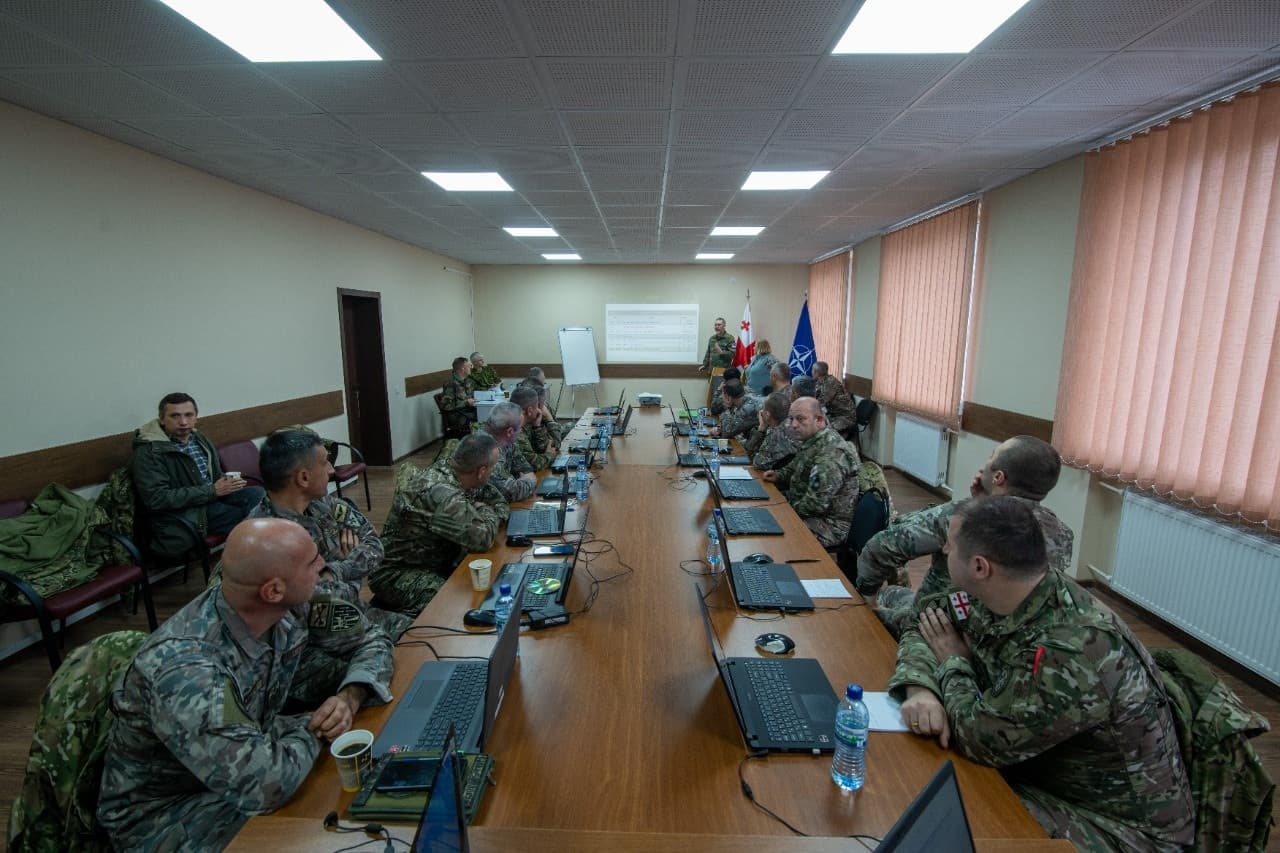 Frontnews image description