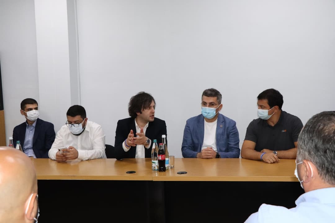 “ქართული ოცნების” ლიდერები დასავლეთ საქართველოში პარტიულ შეხვედრებს განაგრძობენ