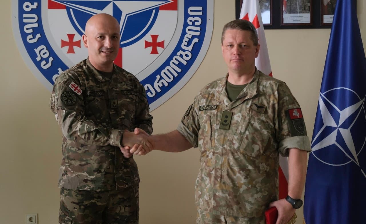 Frontnews image description