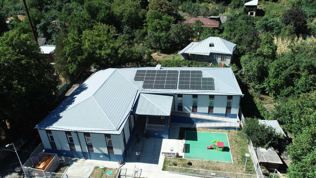 ლიკანის №3 და დვირის საბავშვო ბაღის შენობაზე მზის ენერგიის პანელები განთავსდა