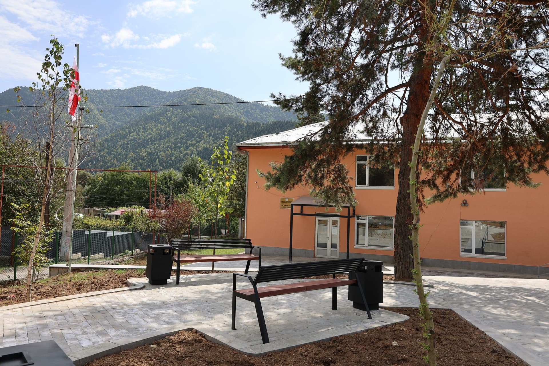 Frontnews image description