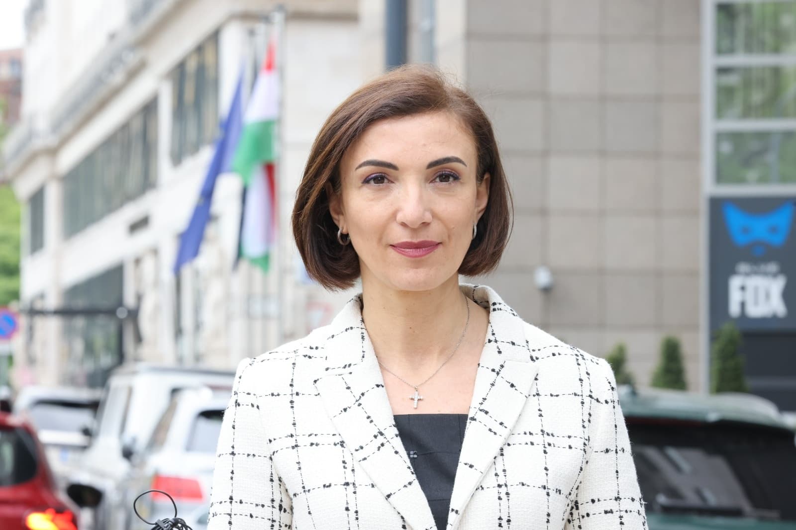 Frontnews image description