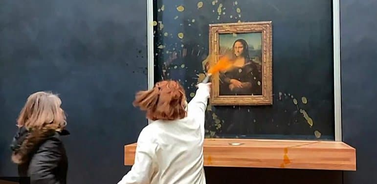 ლუვრში მონა ლიზას წვნიანი შეასხეს