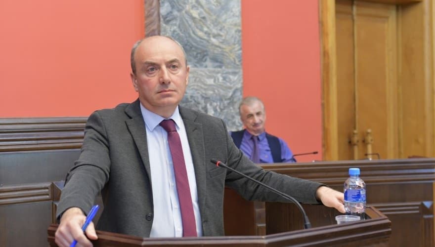 შუალედური არჩევნების შედეგად არჩეული საკრებულოს წევრის უფლებამოსილების დაწყების თარიღი იცვლება