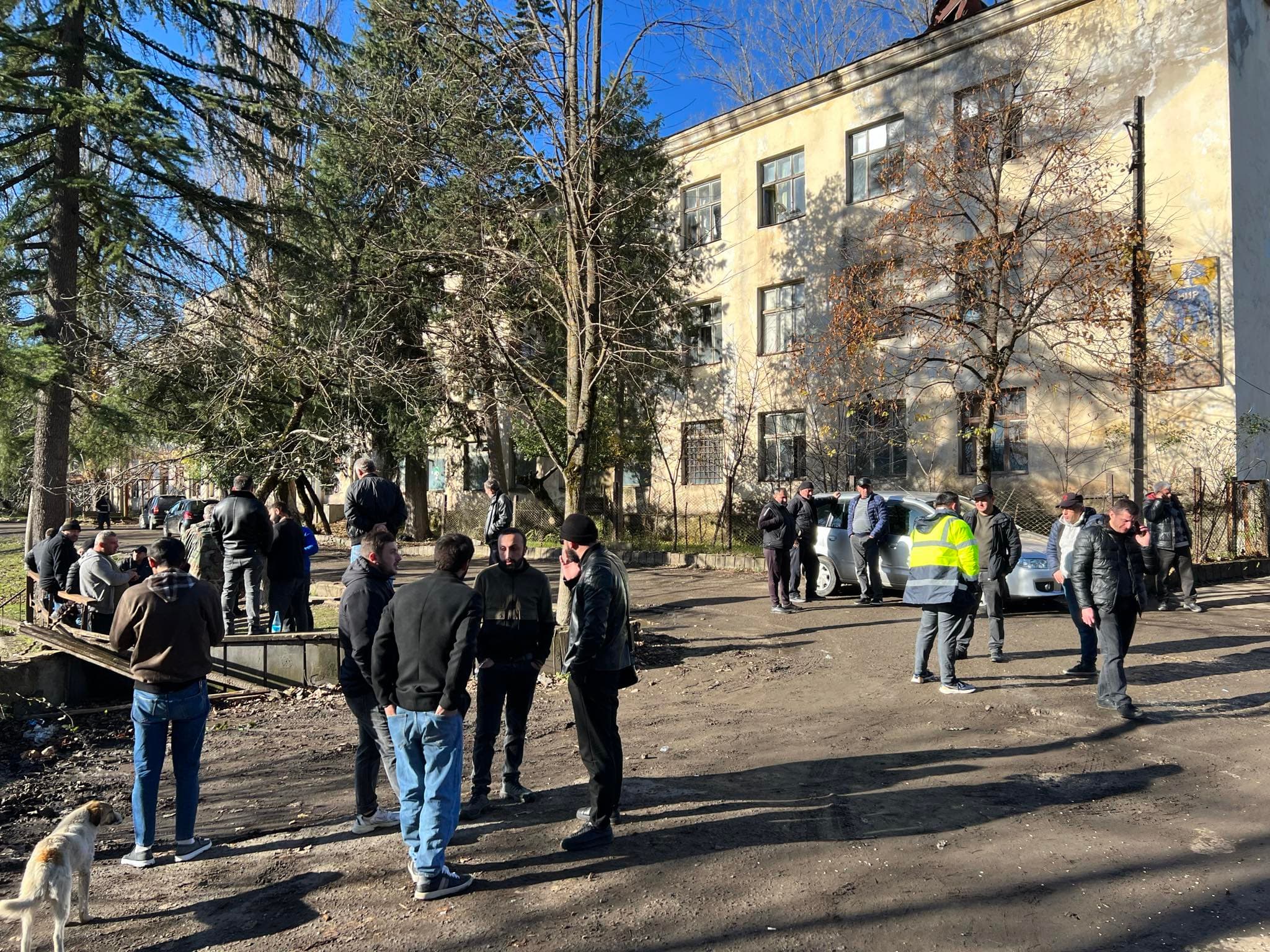 Frontnews image description