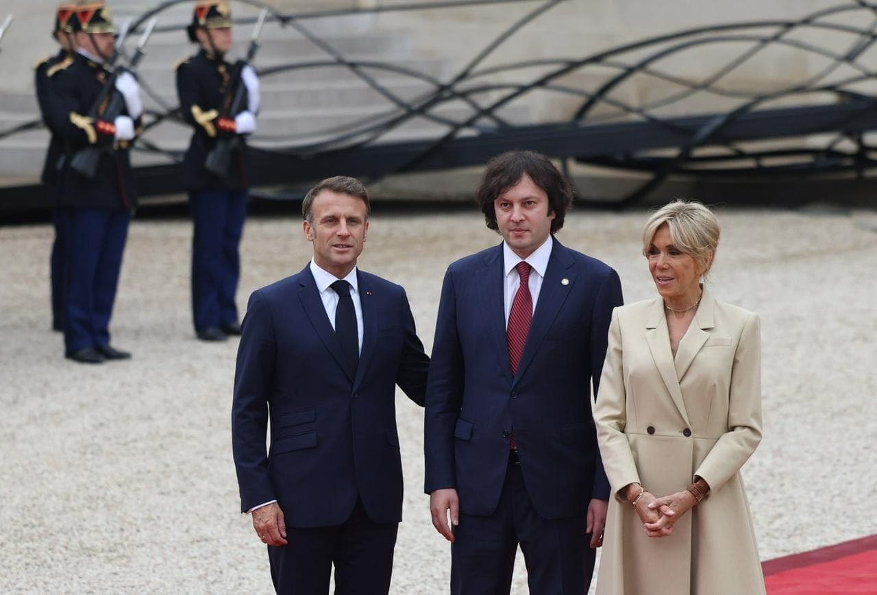 Frontnews image description