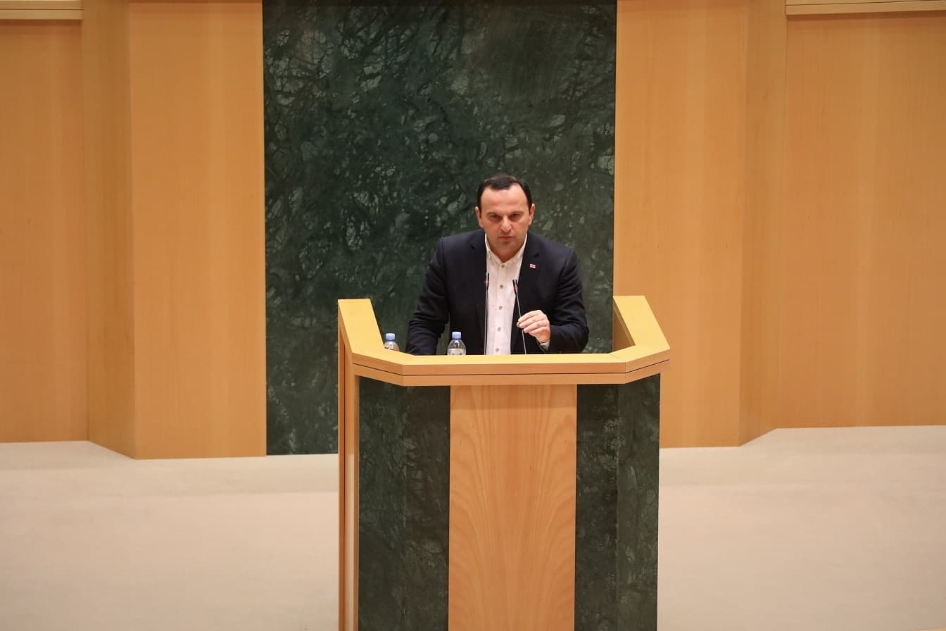 Frontnews image description