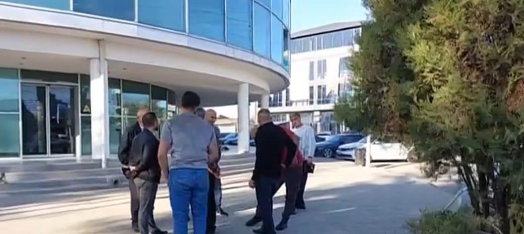 Frontnews image description