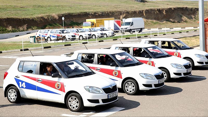 25 აპრილიდან მართვის უფლების მისაღები გამოცდის პრაქტიკული ნაწილი ორეტაპიანი ხდება