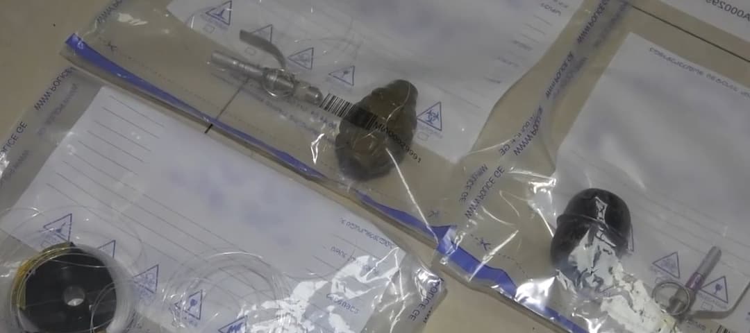 პოლიციამ ზუგდიდში უკანონო საბრძოლო მასალა ამოიღო – დაკავებულია 2 პირი