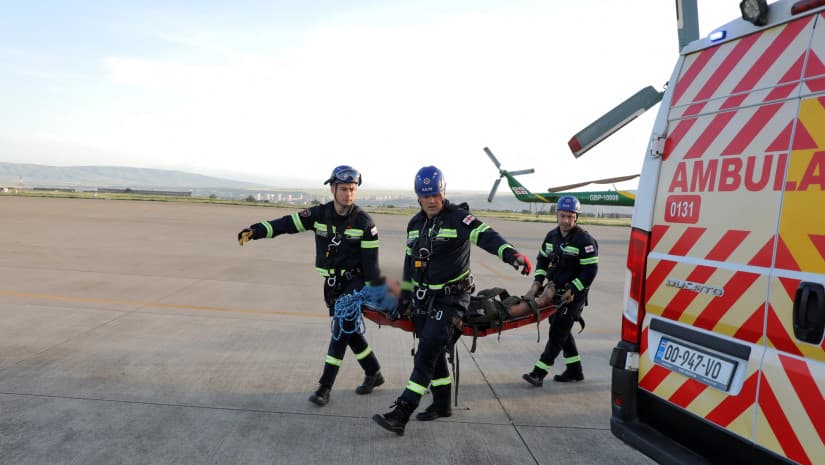 მძიმედ დაშავებული მამაკაცი მეხანძრე-მაშველებმა ვერტმფრენით თბილისში გადმოიყვანეს
