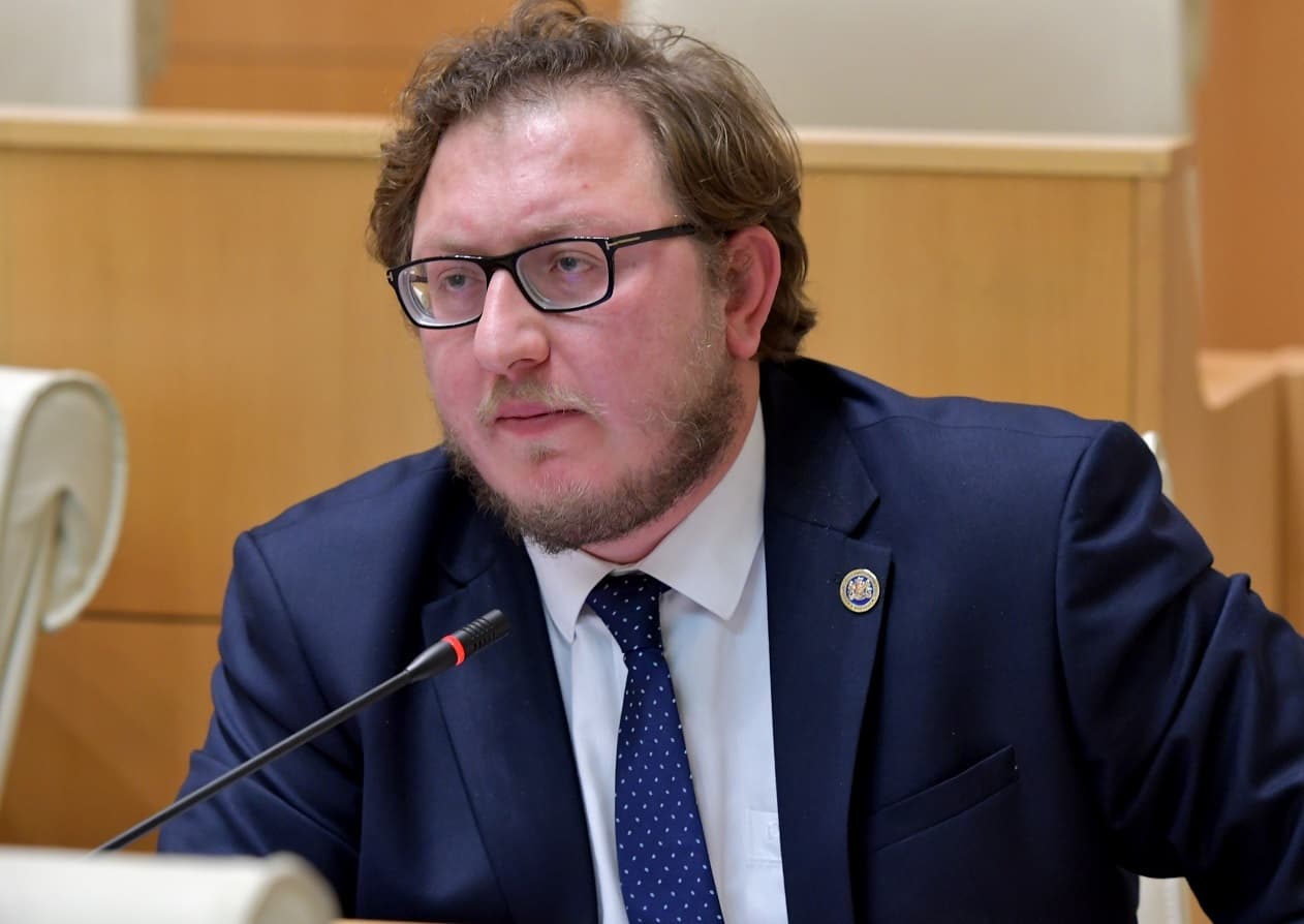 Frontnews image description