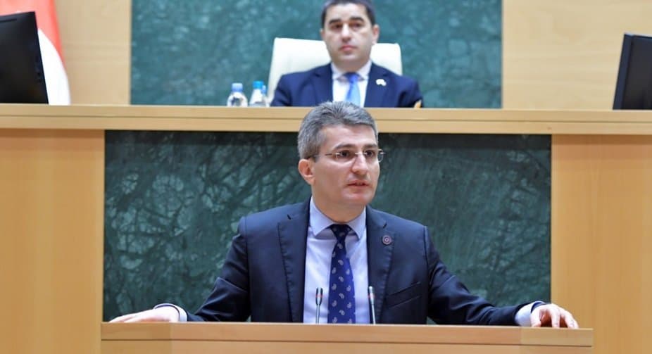 მამუკა მდინარაძე ზურაბ ადეიშვილზე – ის იყო მთავარი ჯალათი ამ ქვეყანაში, მას პასუხს გასცემს საქართველოს მართლმსაჯულება, სამწუხაროა, რომ იქ აღმოჩნდება ხოლმე, სადაც აღმოჩნდა ამ შემთხვევაში