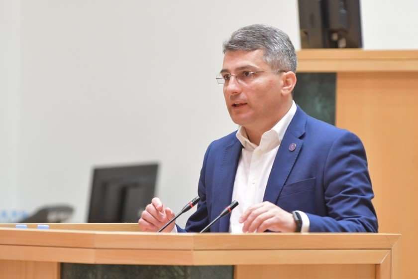 მამუკა მდინარაძე – არა მხოლოდ ეს ადამიანები, არამედ ამ ქვეყანაში სამ მილიონზე გაცილებით მეტი ადამიანი ეთანხმება იმ ლოზუნგს, რომელიც გუშინ გაახმოვანეს