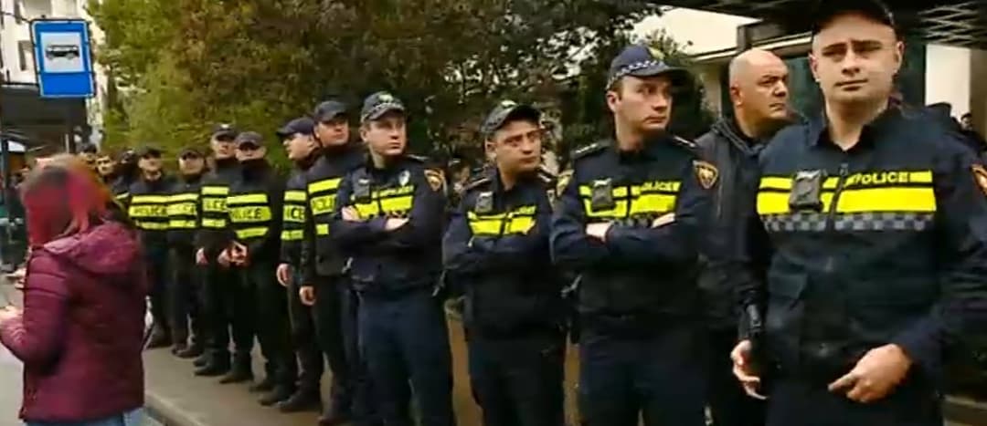 People rally at Tbilisi City Hall, demanding mayor’s resignation