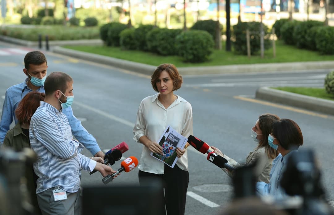 მედეა მეტრეველი – უწიგნური ხელისუფლების სამარცხვინო სახე, “ქართულმა ოცნებამ“ “თბილისი წიგნის მსოფლიო დედაქალაქის” ბანერები ჩამოხსნა