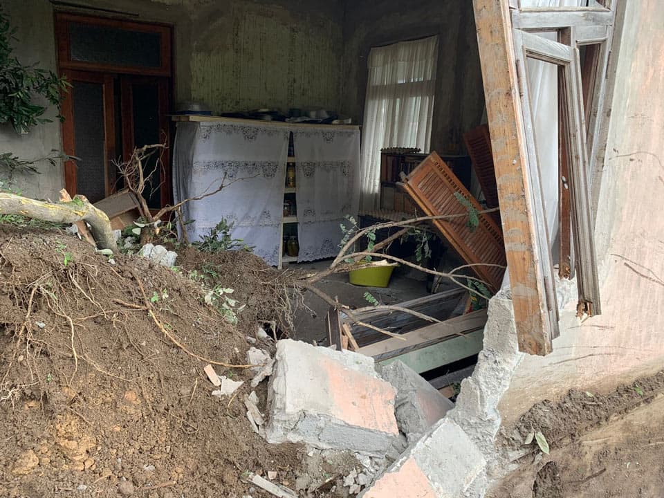 ხელვაჩაურის რამდენიმე სოფელში მეწყერის შედეგად შვიდი სახლი დაზიანდა, ერთი ადამიანი დაშავდა