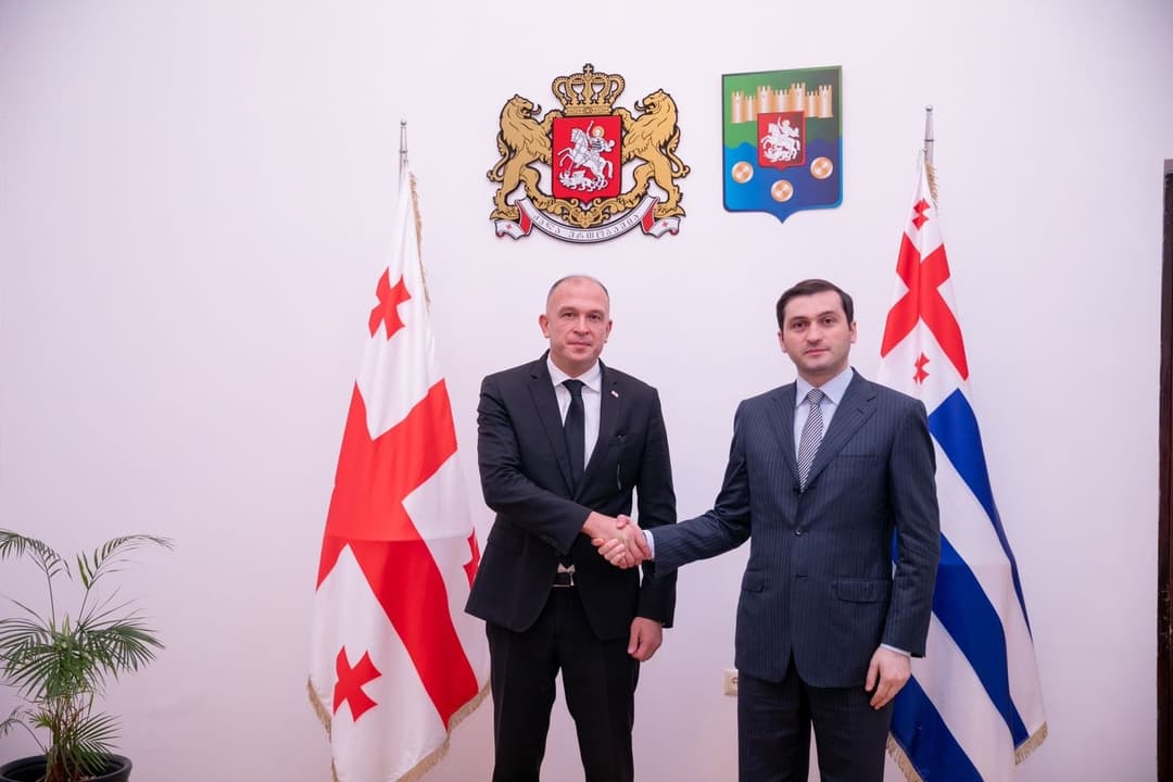 აფხაზეთის და აჭარის ავტონომიური რესპუბლიკების მთავრობის თავმჯდომარეებმა პირველი ოფიციალური შეხვედრა გამართეს