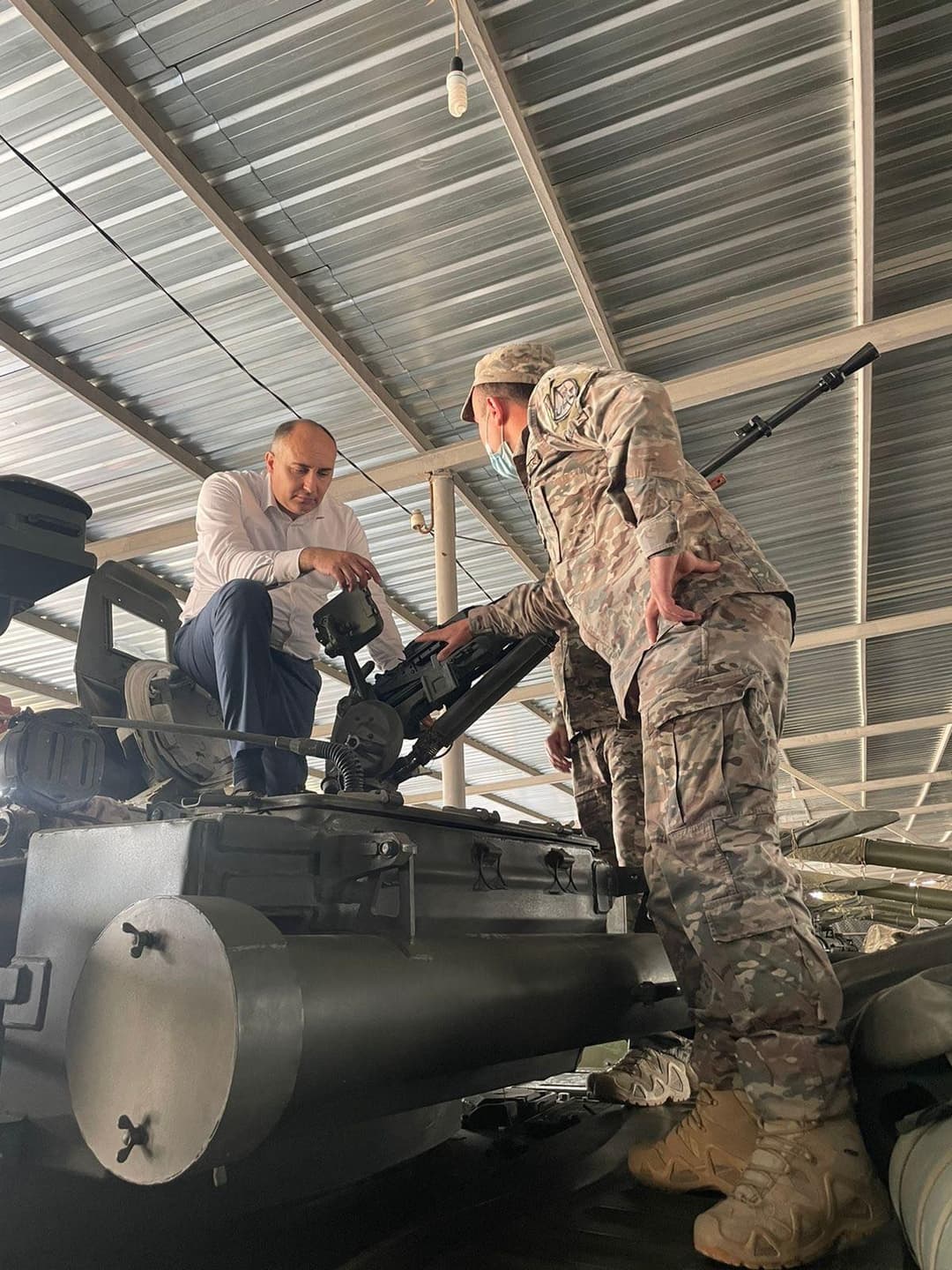 ჯუანშერ ბურჭულაძემ მე-11 ბატალიონის ტერიტორიაზე ინფრასტრუქტურული სამუშაოები დაათვალიერა