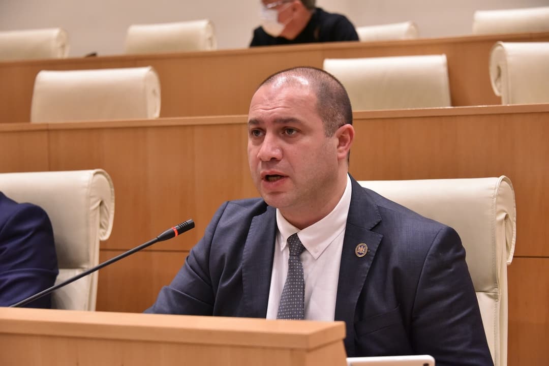 გივი მიქანაძე – ამ ადამიანის მხრიდან აღიარებითი ჩვენება კიდევ ერთხელ ადასტურებს იმას, თუ რა მძიმე გარემოში უწევდა ჩვენს საზოგადოებას არსებობა