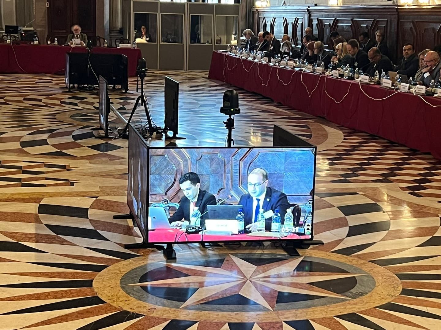 Frontnews image description