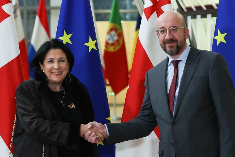 Frontnews image description