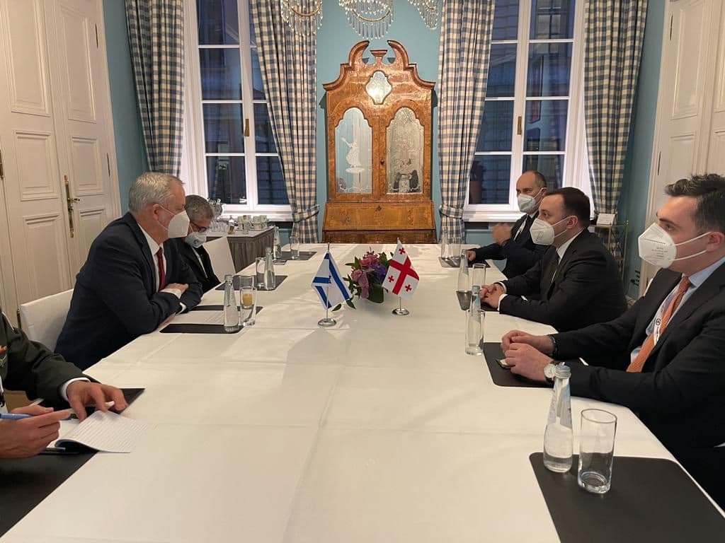 Frontnews image description