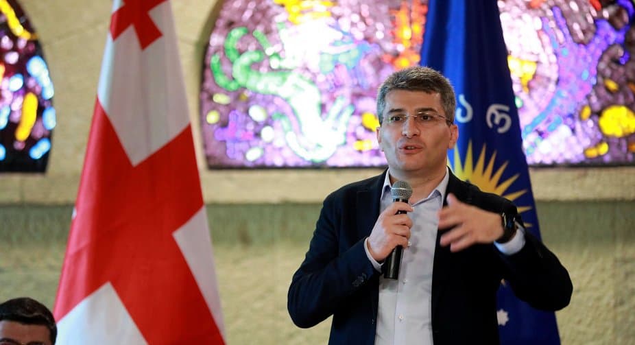 მამუკა მდინარაძე – ლომჯარია “ნაცმოძრაობის“ მყარი დასაყრდენი და რადიკალური შემტევი იყო საქართველოს წინააღმდეგ, განსაკუთრებით, როდესაც უშუალოდ ჩაერთო ქვეყნის გადატრიალების პროცესში