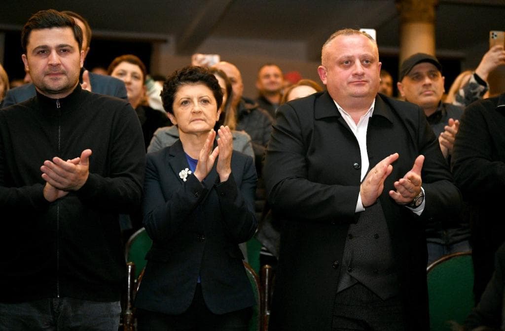 Frontnews image description