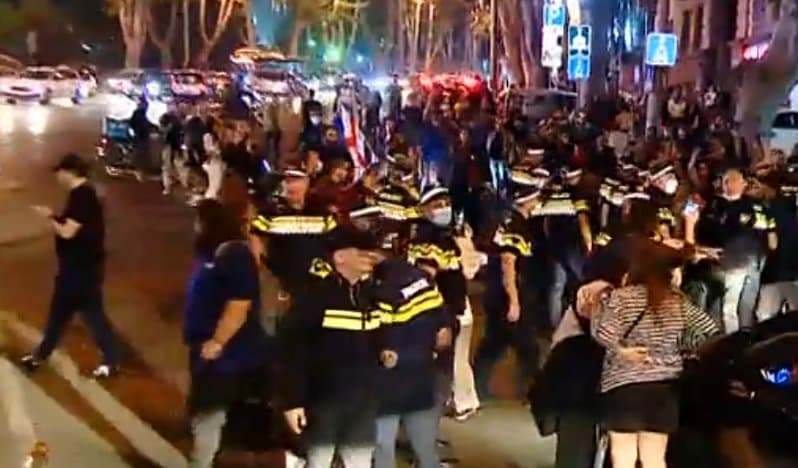 Frontnews image description