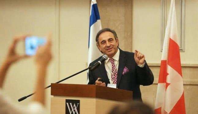 იციკ მოშე მისი ლიკვიდაციის მცდელობას ანტისემიტიზმის წინააღმდეგ საქმიანობას უკავშირებს