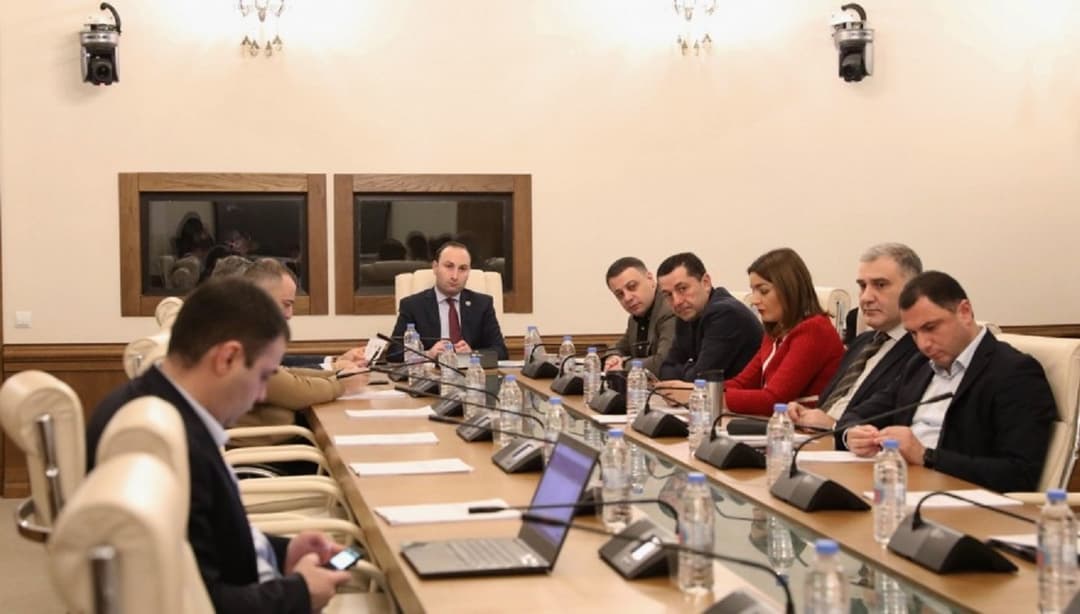 იუსტიციის უმაღლესი საბჭოს წევრობის კანდიდატების მოსმენის პროცესი გრძელდება