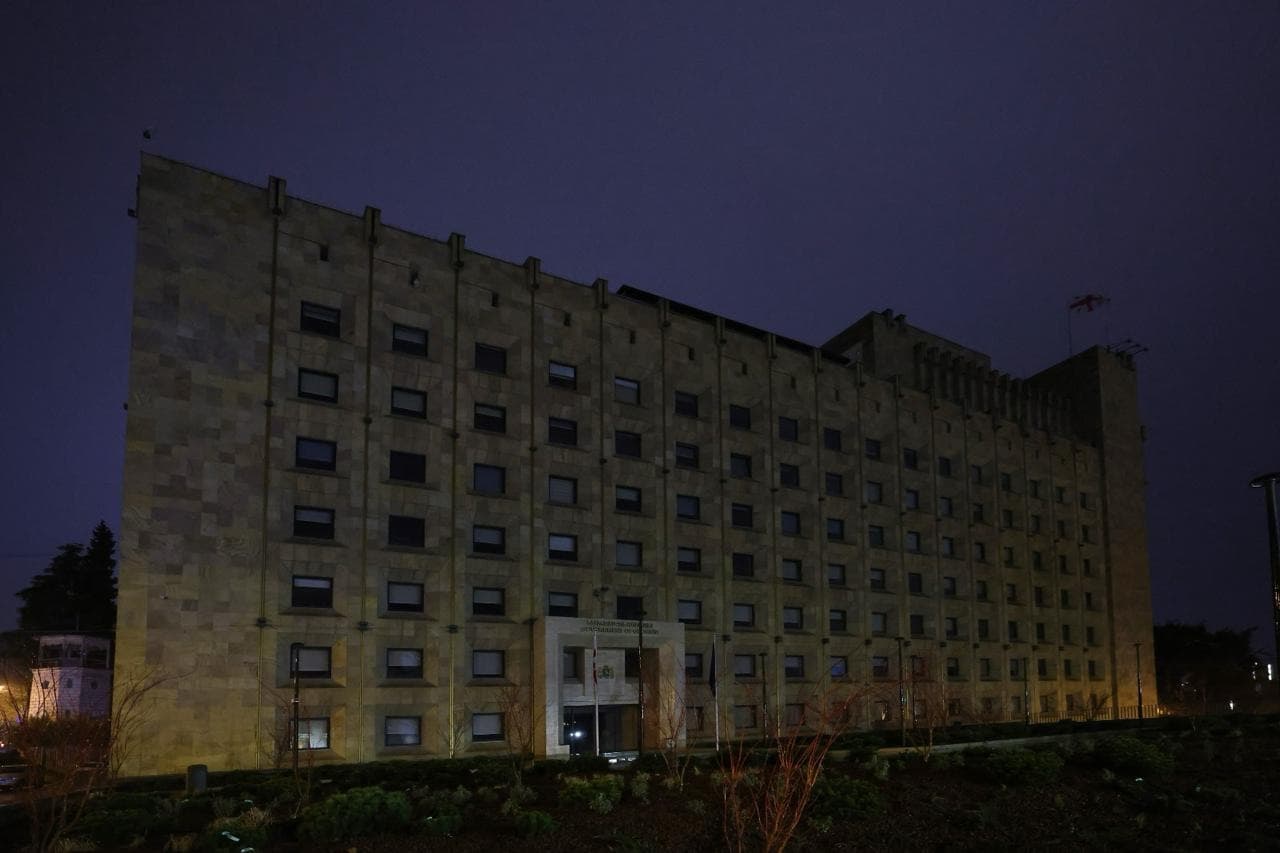 Frontnews image description