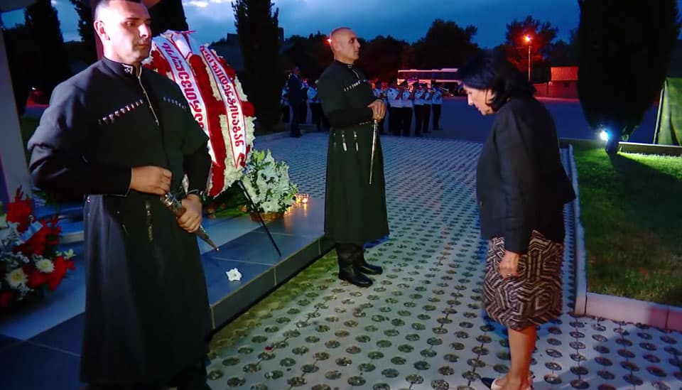 Frontnews image description