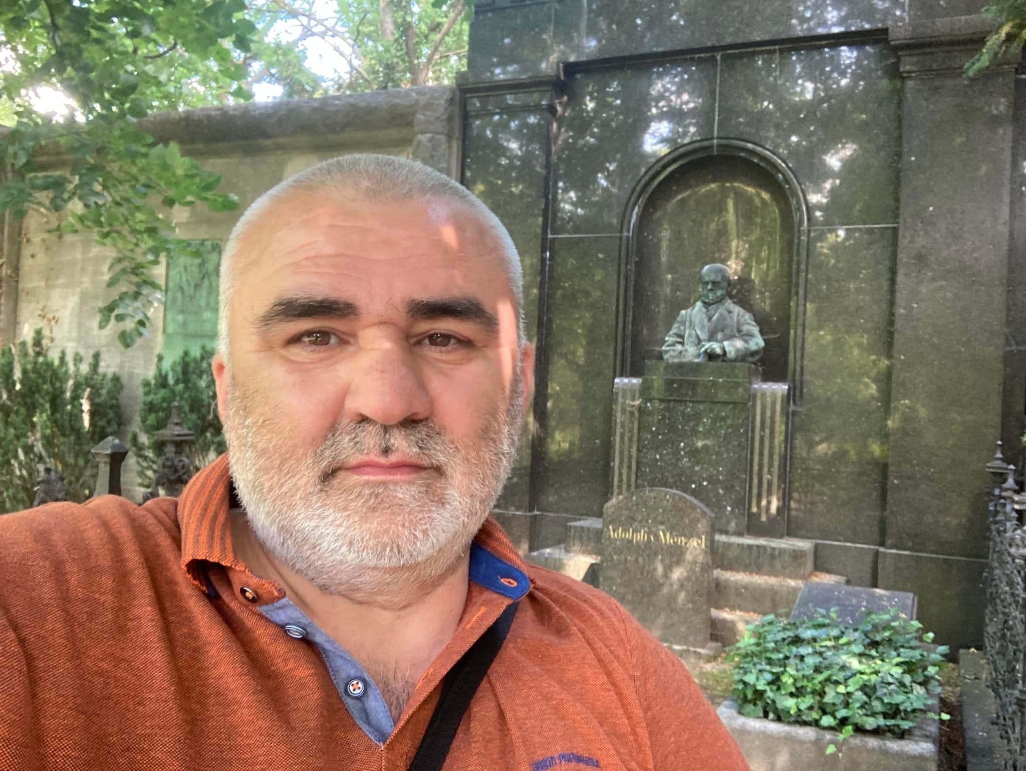 Frontnews image description