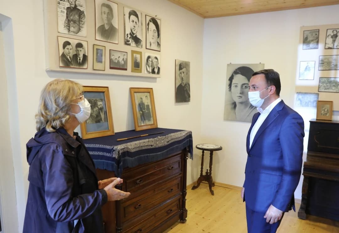 ირაკლი ღარიბაშვილი მირზა გელოვანის სახლ-მუზეუმში იმყოფებოდა